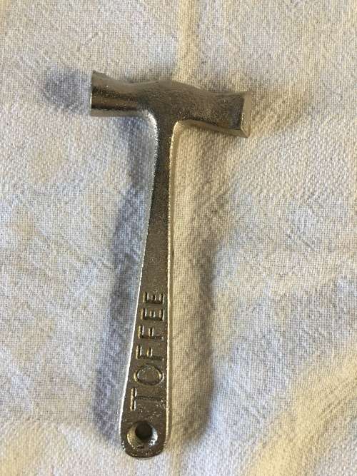 WOW !!! VINTAGE McCOWANS METAL TOFFEE HAMMER